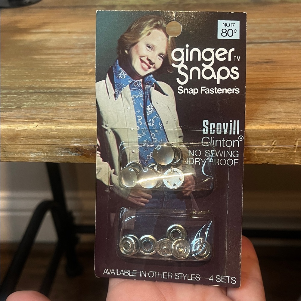 Vintage Scovill Ginger Snaps Snap Fasteners 4 per pkg‎